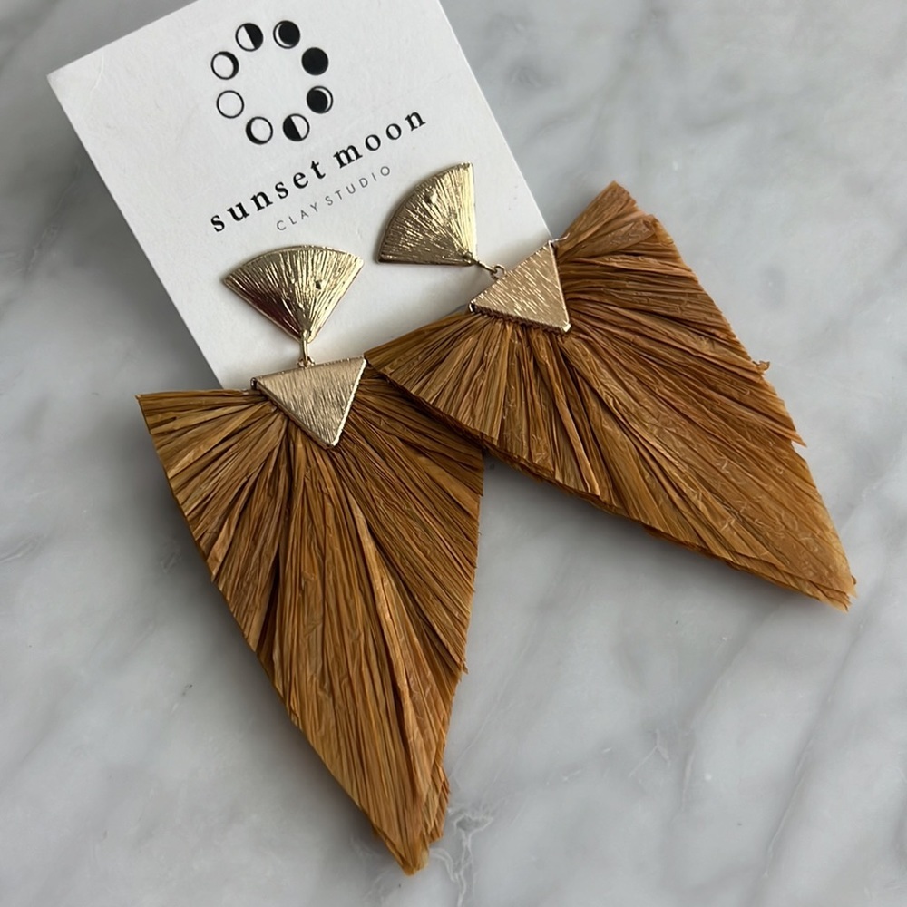 🌼HANDMADE🌼 Bohemian Rust Raffia Earrings - Picture 3 of 6